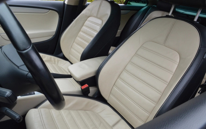 Volkswagen CC cena 32800 przebieg: 245772, rok produkcji 2008 z Puławy małe 781